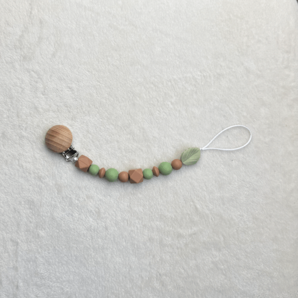 Attache2 Attache-tétine Terre de Sauge