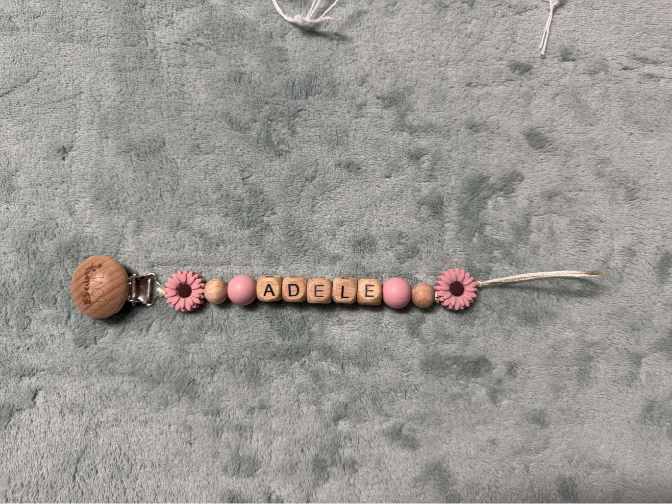 Attache-tétine-personnalisée-Adele