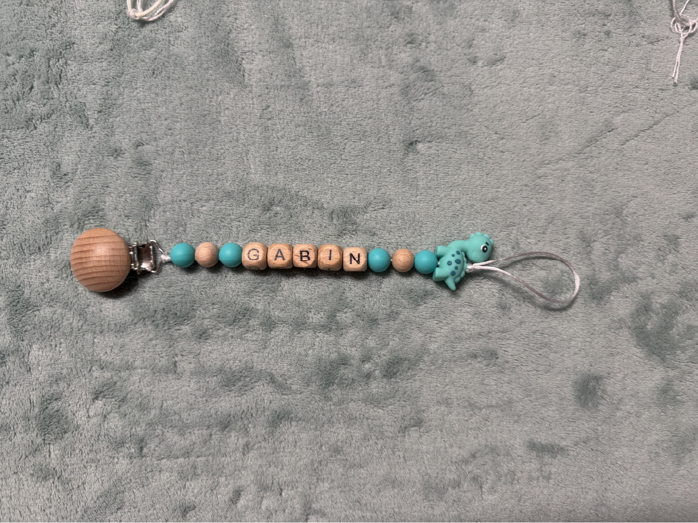 Attache-tétine-personnalisée-Gabin