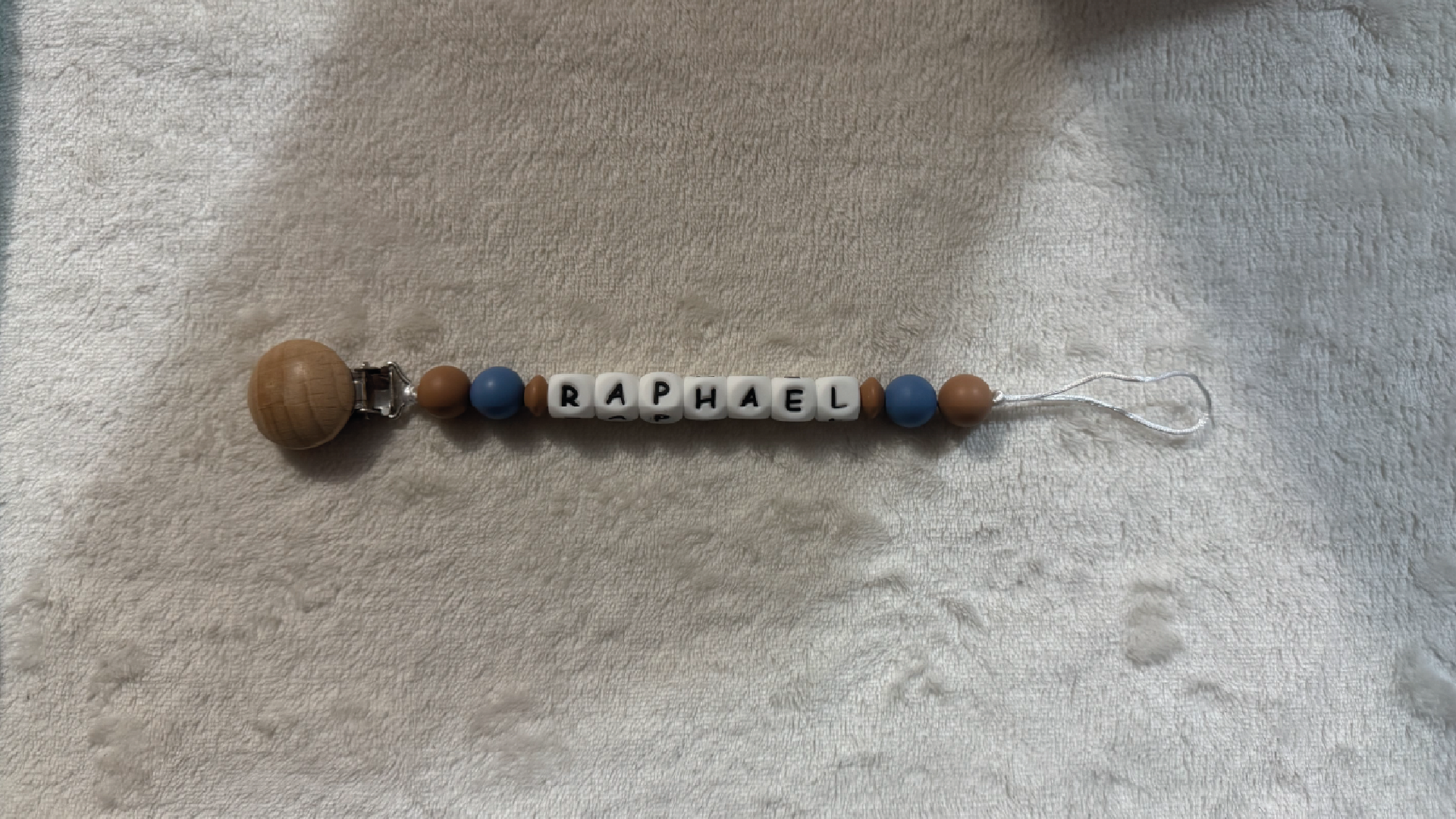 Attache-tétine-personnalisée-Raphael